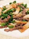 牛肉とちくわ・ネギ・ピーマンの甘辛炒め