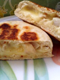 お好み焼粉で☆トリハムチーズのお焼き-レシピのメイン写真
