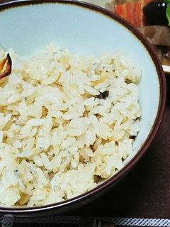 土鍋で梅昆布茶と塩鯖の炊き込みご飯-レシピのメイン写真