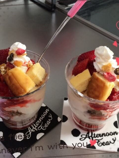 グラスdeストロベリーチーズケーキパフェ-レシピのメイン写真