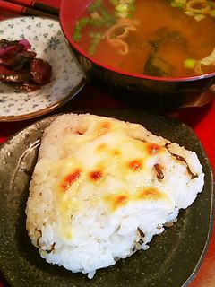 塩昆布チーズ焼きおにぎり-レシピのメイン写真