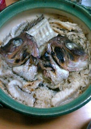 鯛のアラで安くて簡単土鍋鯛飯-レシピのメイン写真