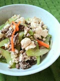 合い挽きと豆腐セロリの炒め物-レシピのメイン写真