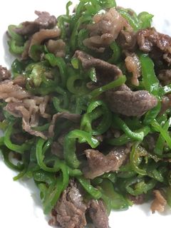 ♡材料はだった2つ?ピーマンと牛肉炒め♡-レシピのメイン写真