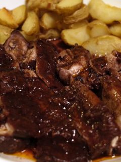 簡単!鶏もも肉の赤ワイン煮込み-レシピのメイン写真