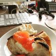 目にも美しいLOX。朝食、ブランチに。