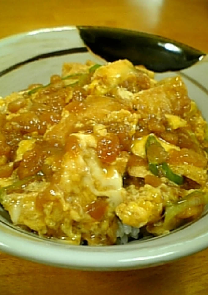 簡単！天かす（揚げ玉）と油揚げの卵とじ丼-レシピのメイン写真