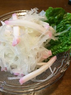 大根とかまぼこのサラダ。おせちの残りで♪-レシピのメイン写真