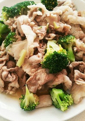 節約♡豚肉とブロッコリーの塩レモン炒め-レシピのメイン写真