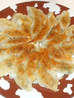 簡単!ぎょうざ♪焼き方・餃子のたね・皮-レシピのメイン写真