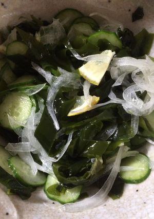 きゅうりとワカメ玉ねぎ酢の物レモン入り-レシピのメイン写真