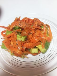にんじんとアボカドの簡単サラダ-レシピのメイン写真