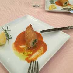 รูปของ 10.チキンのキエフ ソース トマト