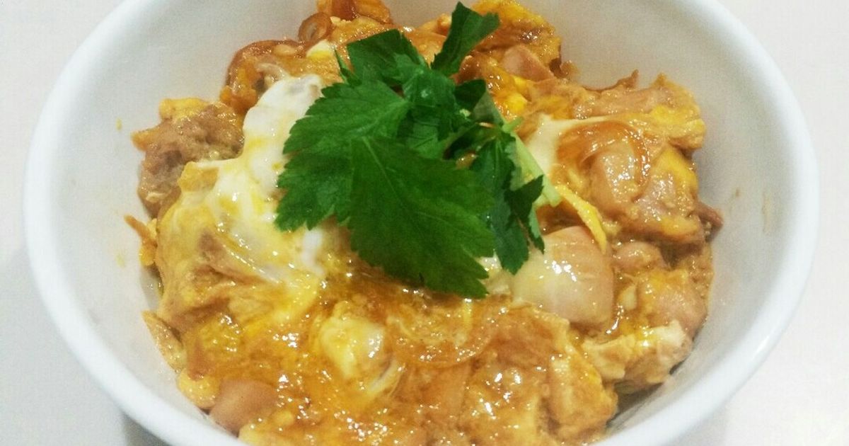 親小丼 Japanese food recipe]Oyakodon!Chicken simmered in eggs How