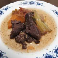 รูปของ Oku-musashi鹿脛肉の赤ワイン煮