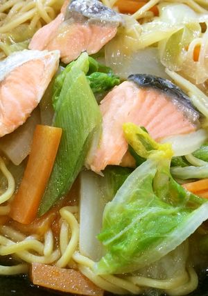 美人レシピ・石狩鍋風煮込みラーメン-レシピのメイン写真