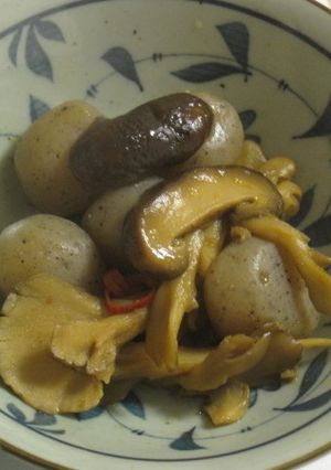超簡単、一口こんにゃくと舞茸のピリ辛煮-レシピのメイン写真