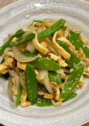 絹さやと玉ねぎと油揚げの卵とじ♪-レシピのメイン写真
