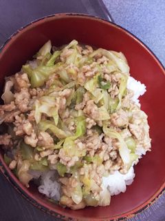 簡単♪鶏挽肉とキャベツの和風あんかけ丼-レシピのメイン写真