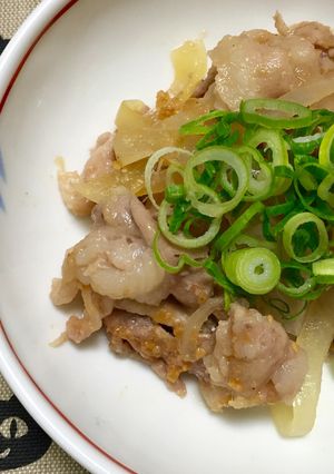 時短！豚肉と玉ねぎの梅みそ蒸し和え♬-レシピのメイン写真