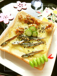 おせちリメイク⋆田作り×胡桃トースト-レシピのメイン写真