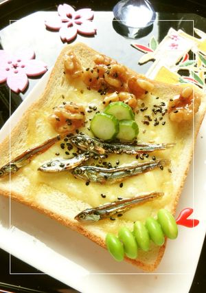おせちﾘﾒｲｸ⋆田作り×胡桃トースト-レシピのメイン写真