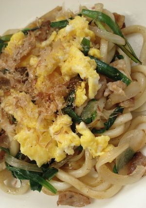 ニラたまたま焼きうどん-レシピのメイン写真