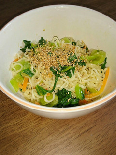 塩ラーメンで中華サラダ-レシピのメイン写真