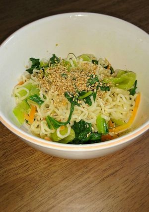 塩ラーメンで中華サラダ-レシピのメイン写真