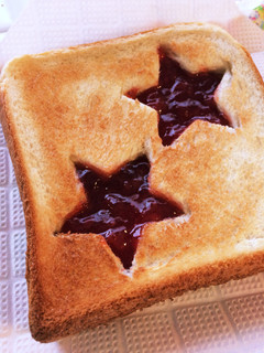 朝食★ステンドグラスクッキー風トースト☆-レシピのメイン写真