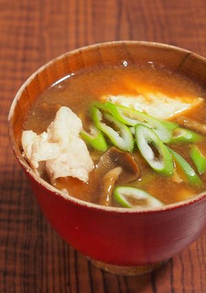 ナメコと豚バラのお味噌汁-レシピのメイン写真