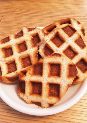 ディナーロールをワッフルで焼いてみた♪-レシピのメイン写真