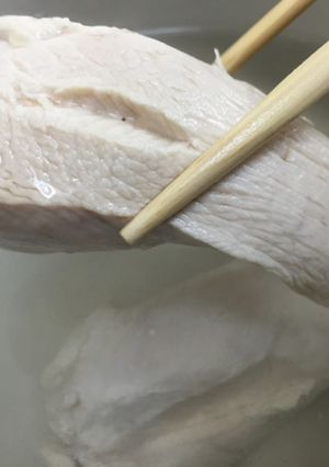 パサつかない〜鶏胸肉の茹で方〜-レシピのメイン写真