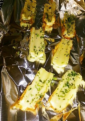 材料3つ簡単!焼きちくわの青のり風味-レシピのメイン写真