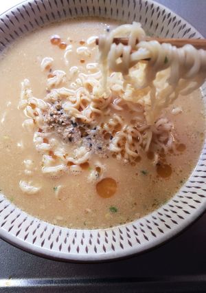 しょうゆラーメンにとんこつ味をプラス！-レシピのメイン写真
