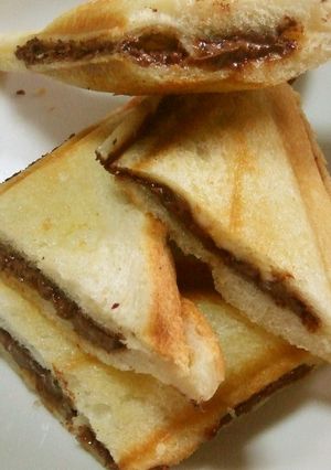 バレンタインの朝食はチョコホットサンドで-レシピのメイン写真