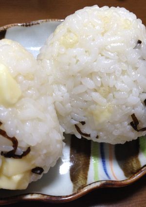 おにぎり！天かすチーズ塩昆布で-レシピのメイン写真