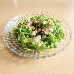 รูปของ 生ハムとモッツァレラのサラダ