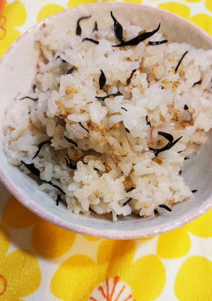 とても簡単♪梅ひじきの炊き込みごはん☆-レシピのメイン写真