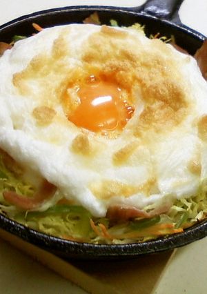 小型スキレットでもこもこ巣籠りたまご-レシピのメイン写真