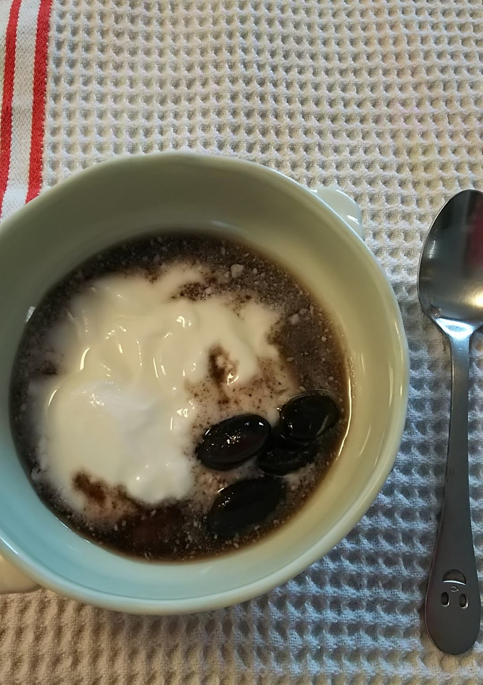 黒豆の煮汁をヨーグルトのソースに-レシピのメイン写真