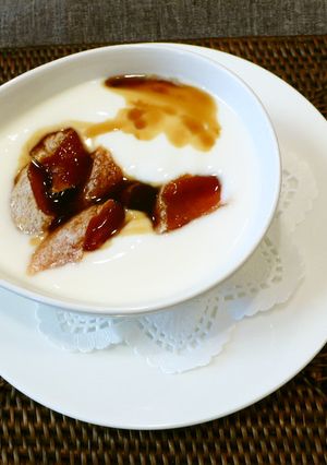 ヨーグルトに干し柿♪-レシピのメイン写真