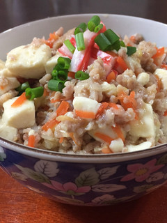 簡単*節約!鳥ひき豆腐の旨煮丼-レシピのメイン写真