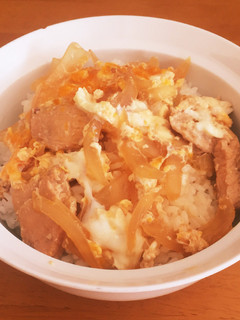 簡単につくれる たのしく親子丼-レシピのメイン写真