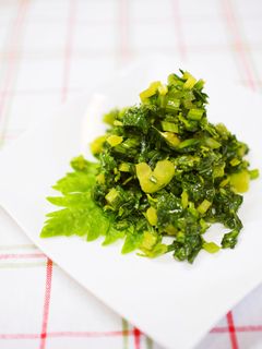 ごはんのお供に!セロリ葉のオリーブ油炒め-レシピのメイン写真