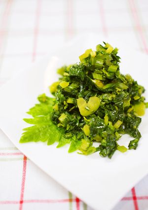 ごはんのお供に！セロリ葉のオリーブ油炒め-レシピのメイン写真