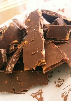 ロッテガーナと柿のたねの割りチョコ-レシピのメイン写真