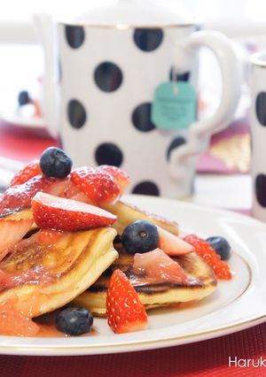 パンケーキに♡ミルキーな苺バターソース-レシピのメイン写真