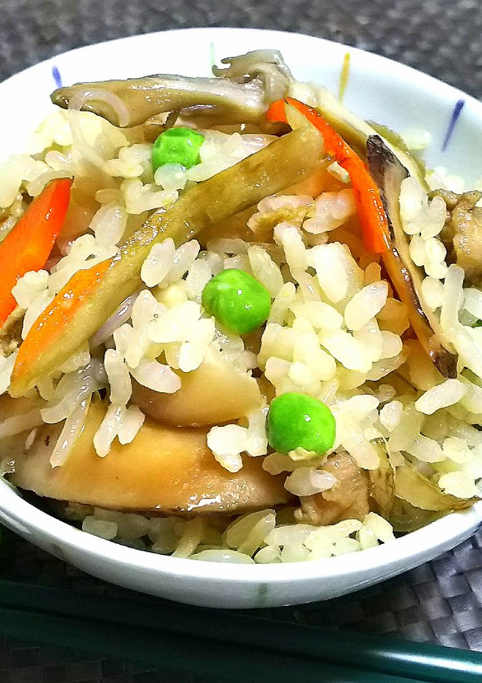 鶏肉と舞茸の炊き込みご飯-レシピのメイン写真