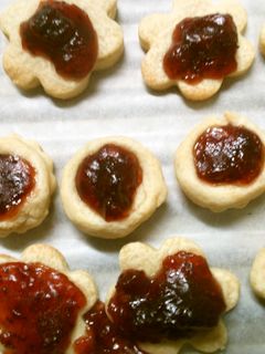 簡単!おやつに*°ジャム乗せクッキー♡-レシピのメイン写真